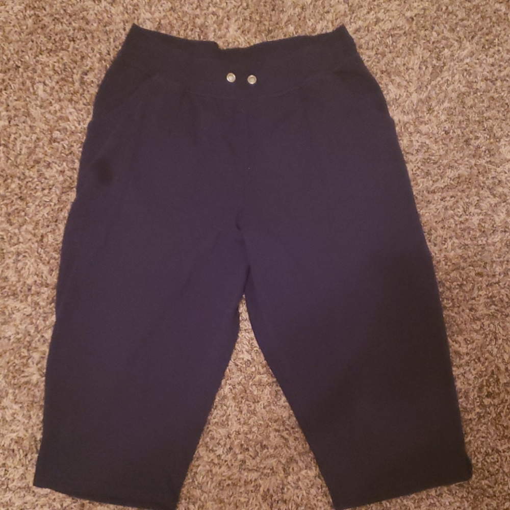 ☆5 for $15☆ Capri navy blue